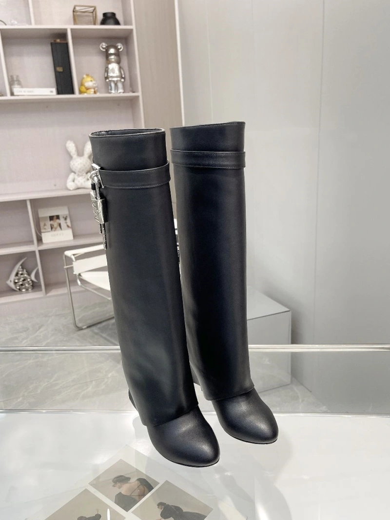 Gxvxnchy Boots Modern 153900