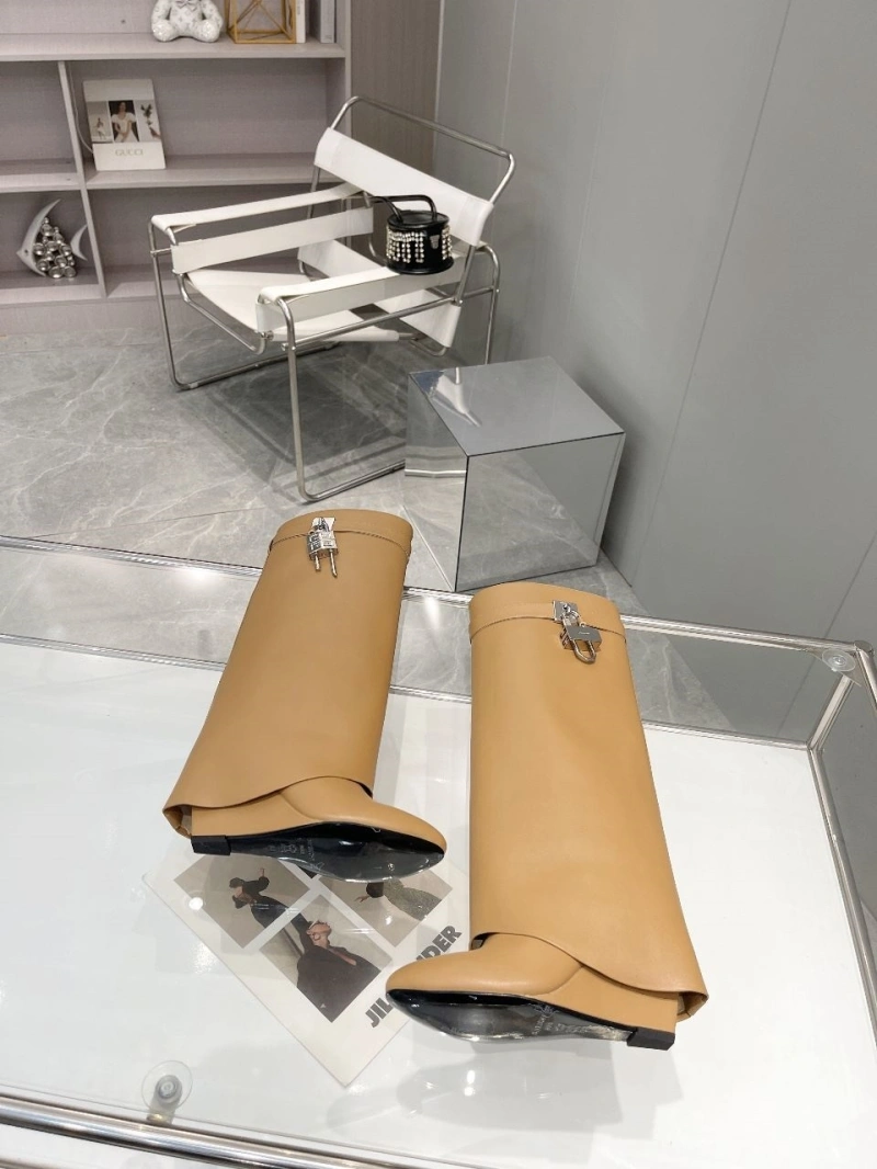 Functional Gxvxnchy Boots 153892