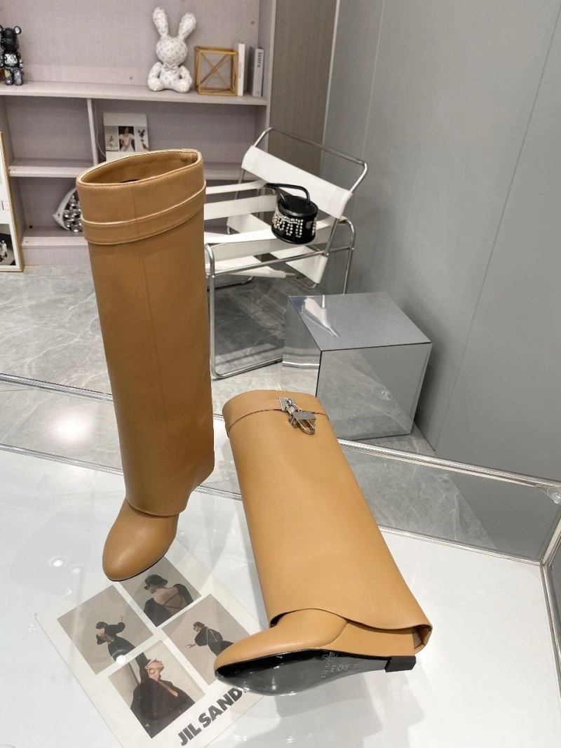 Functional Gxvxnchy Boots 153892