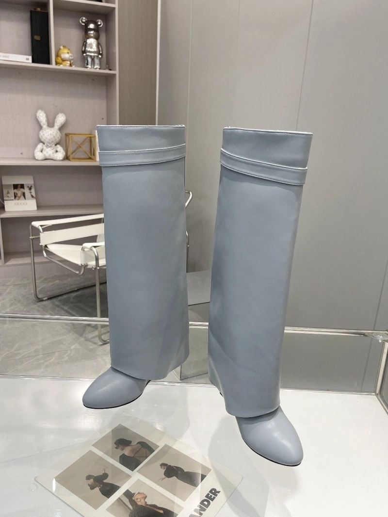 Minimalist Gxvxnchy Boots 153889