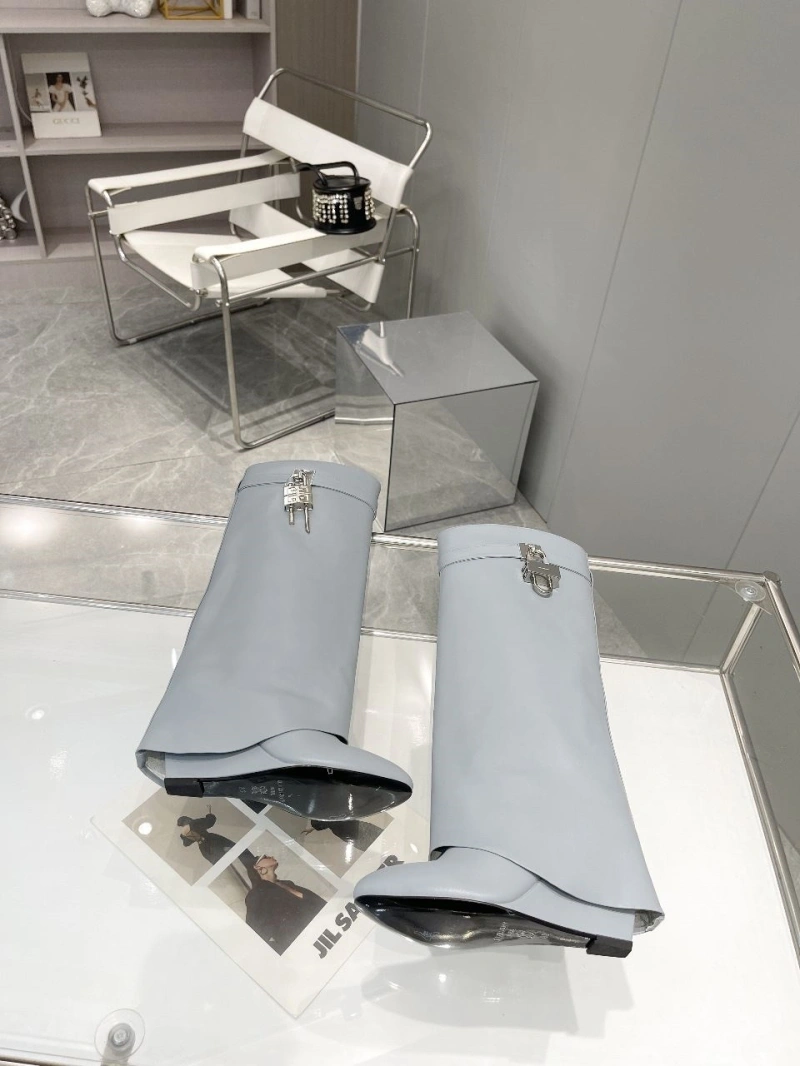 Minimalist Gxvxnchy Boots 153889