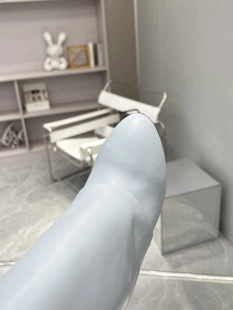 Minimalist Gxvxnchy Boots 153889