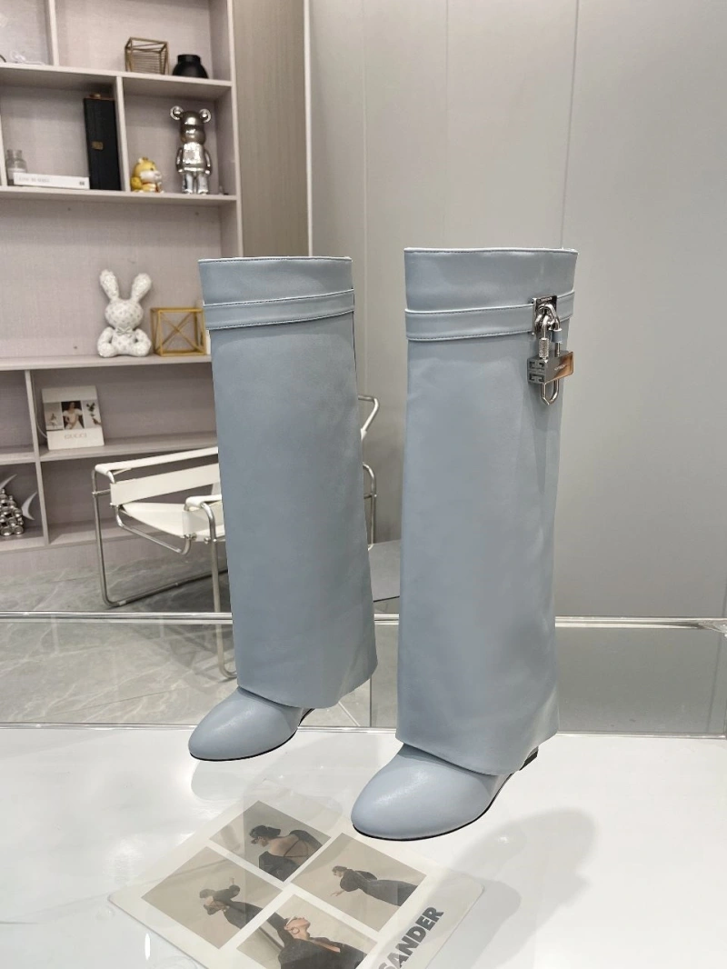 Minimalist Gxvxnchy Boots 153889