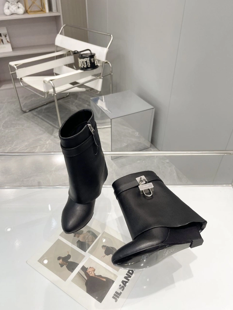 Gxvxnchy Boots AllSeason 153891