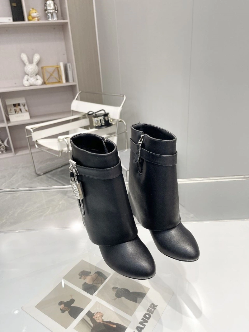 Gxvxnchy Boots AllSeason 153891