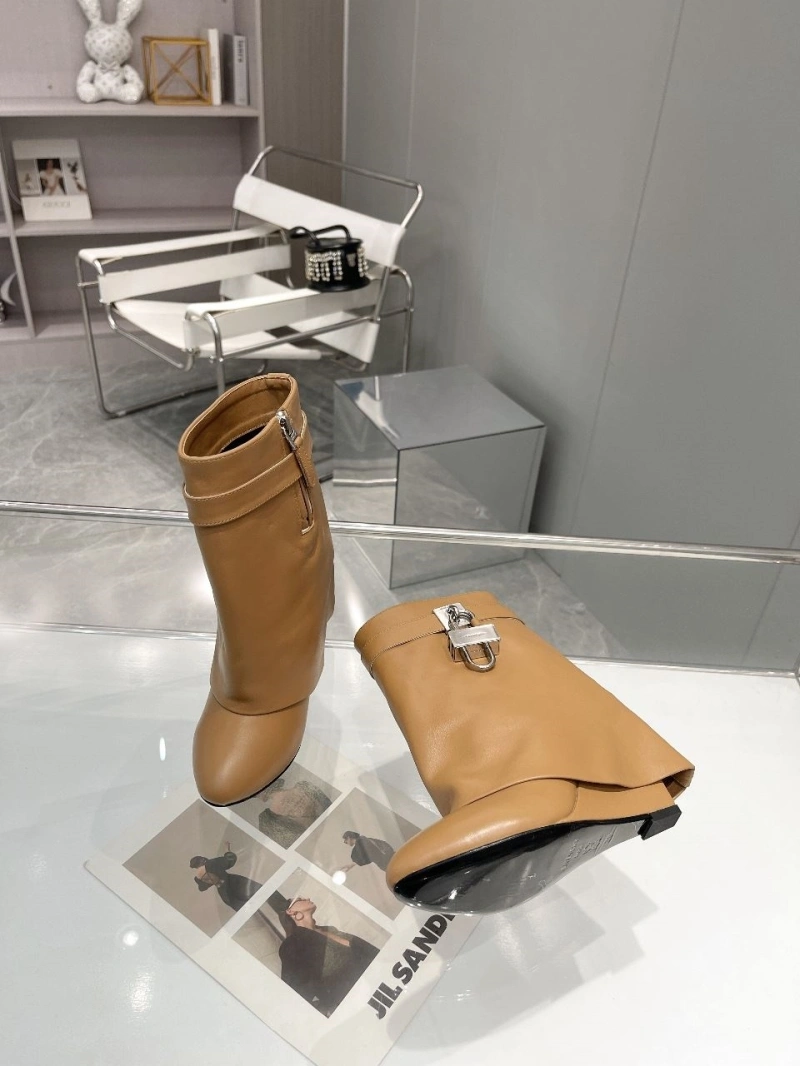 Vibrant Gxvxnchy Boots 153888
