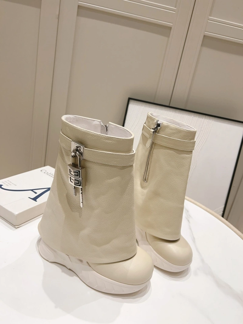 Reliable Gxvxnchy Boots 153886