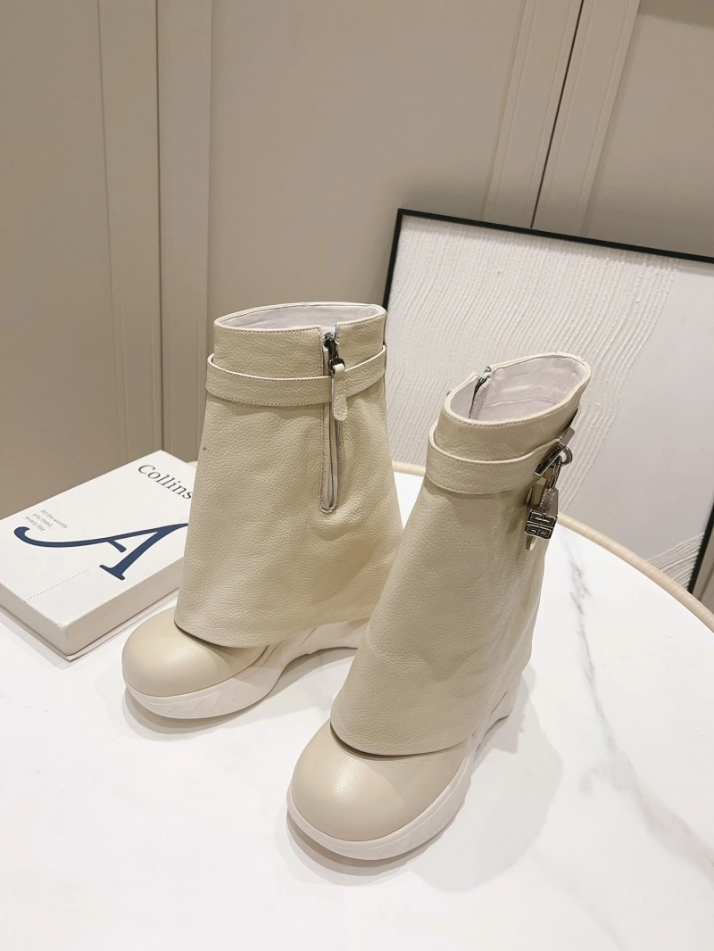 Reliable Gxvxnchy Boots 153886