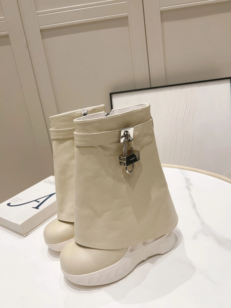 Reliable Gxvxnchy Boots 153886