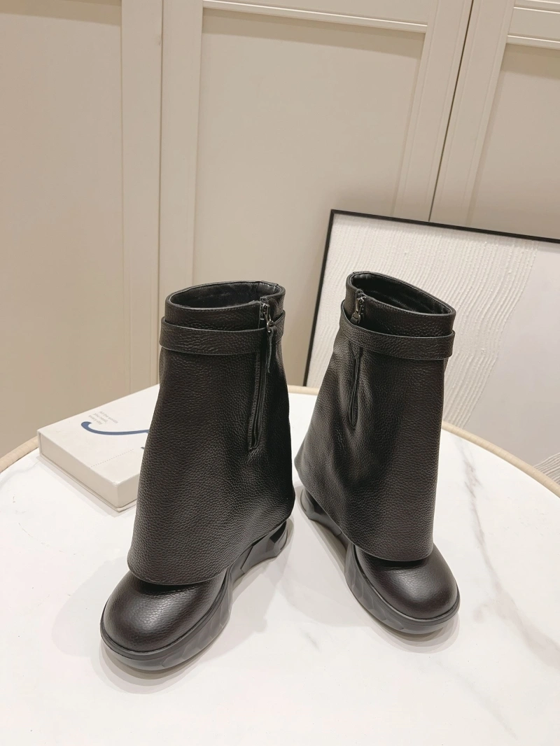 Vibrant Gxvxnchy Boots 151721