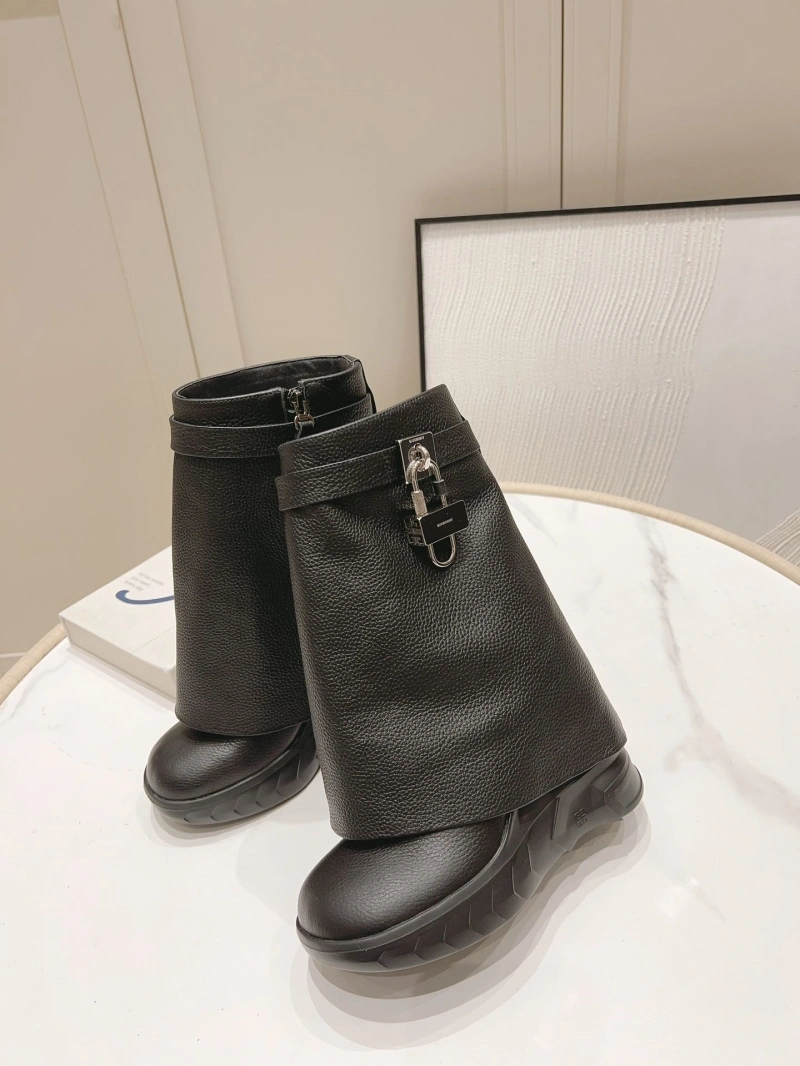Vibrant Gxvxnchy Boots 151721