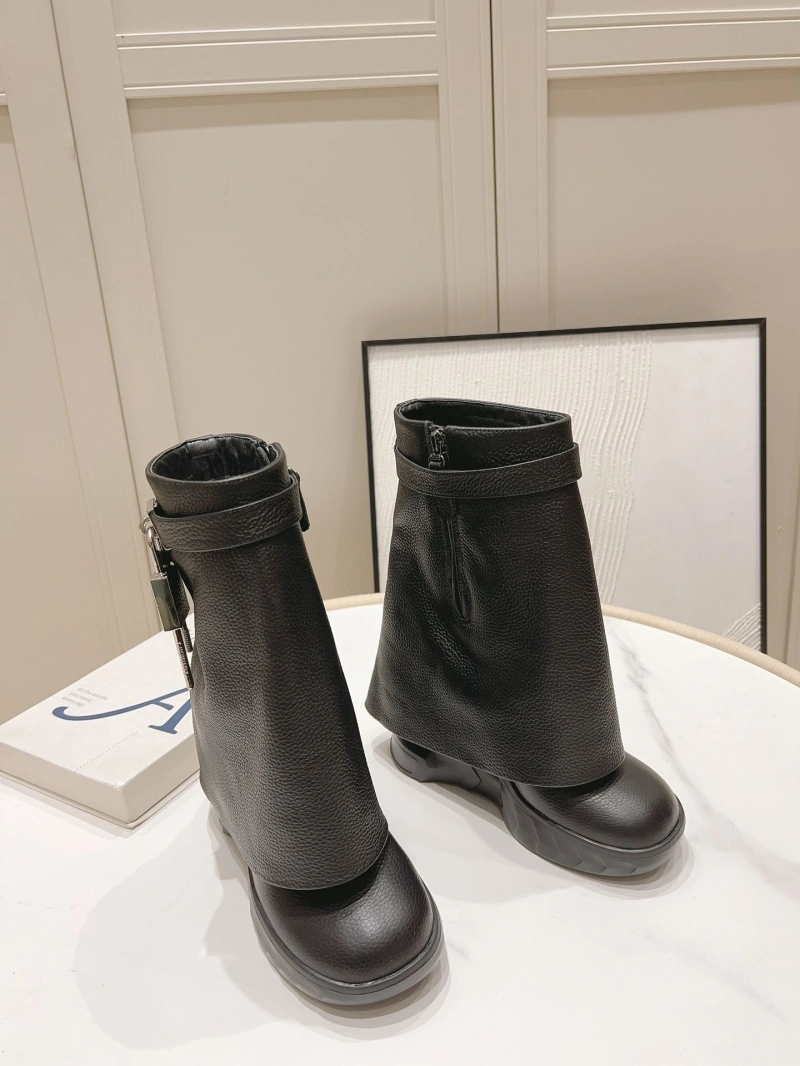 Vibrant Gxvxnchy Boots 151721