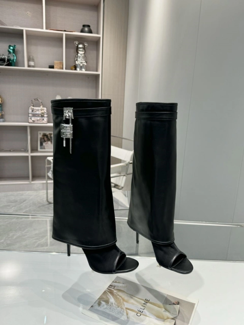 Modern Gxvxnchy Boots 153880