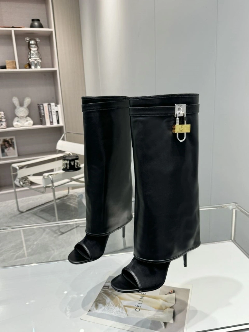 Modern Gxvxnchy Boots 153880