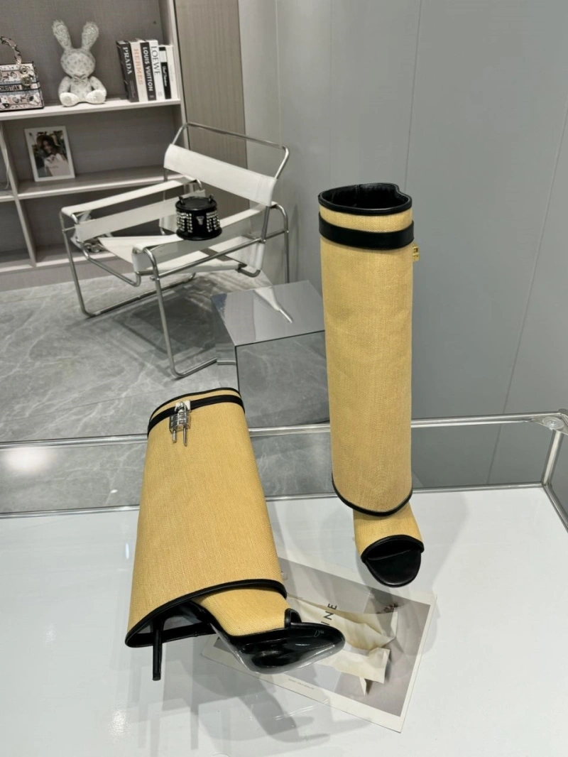 Compact Gxvxnchy Boots 153879