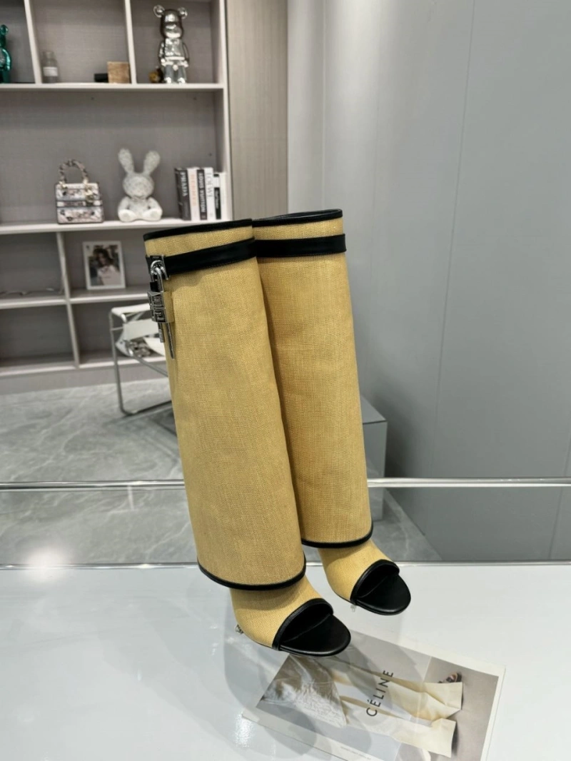 Compact Gxvxnchy Boots 153879