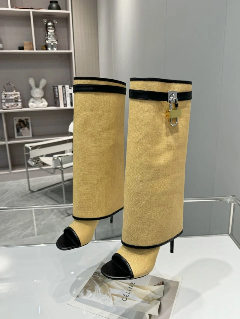 Compact Gxvxnchy Boots 153879