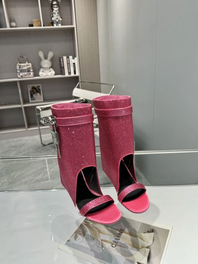 Gxvxnchy Boots AllSeason 153866