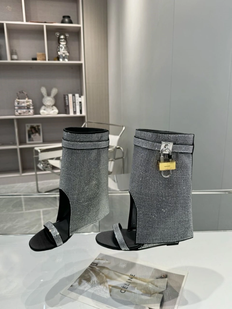 Gxvxnchy Boots Refined 153865