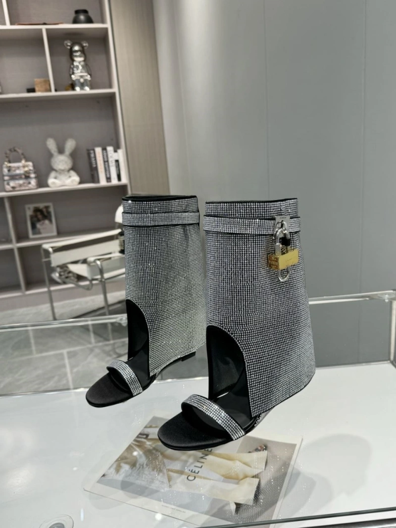 Gxvxnchy Boots Refined 153865