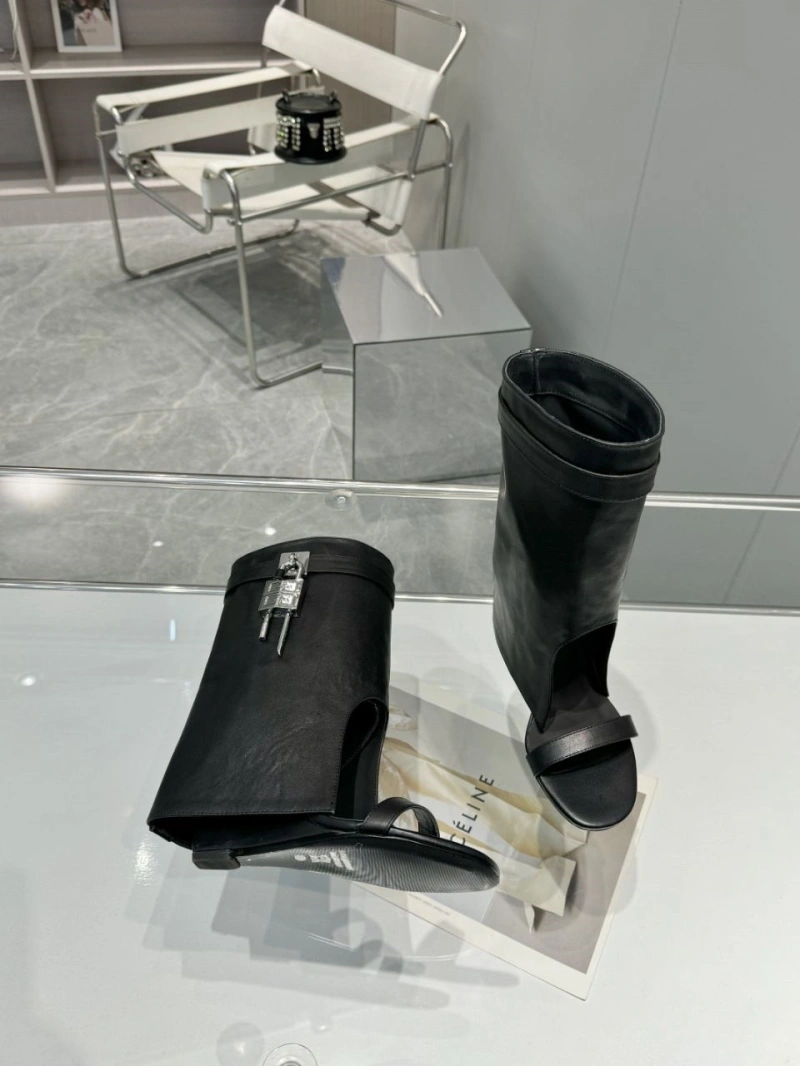 Fashionable Gxvxnchy Boots 153877