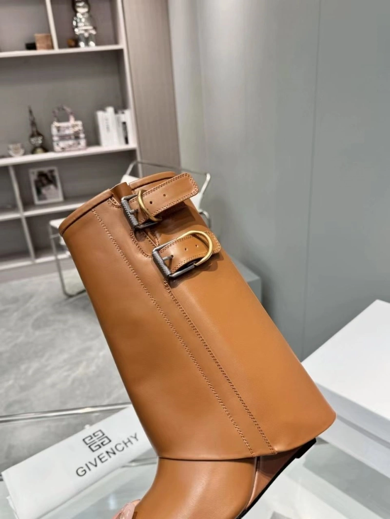 Gxvxnchy Boots Sophisticated 153859