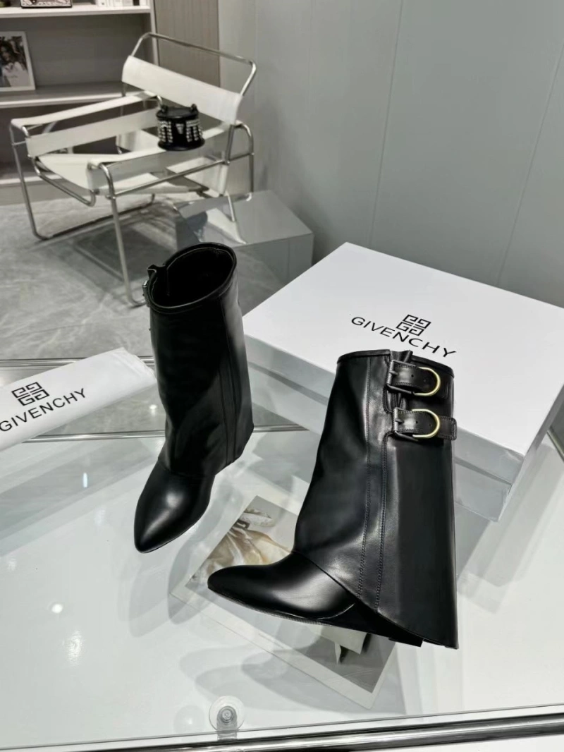 Sleek Gxvxnchy Boots 153864