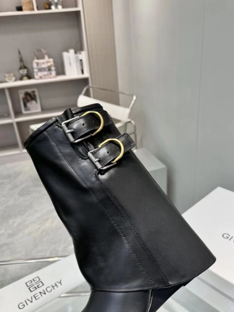 Sleek Gxvxnchy Boots 153864
