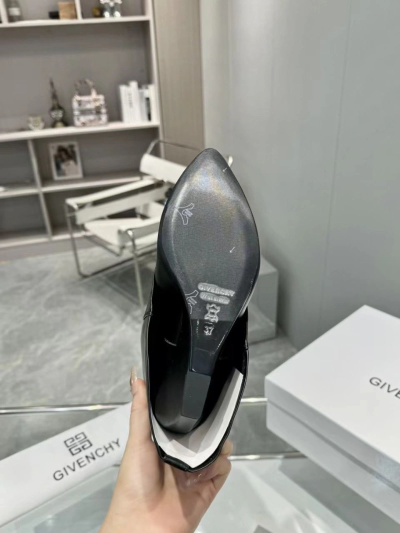 Sleek Gxvxnchy Boots 153864