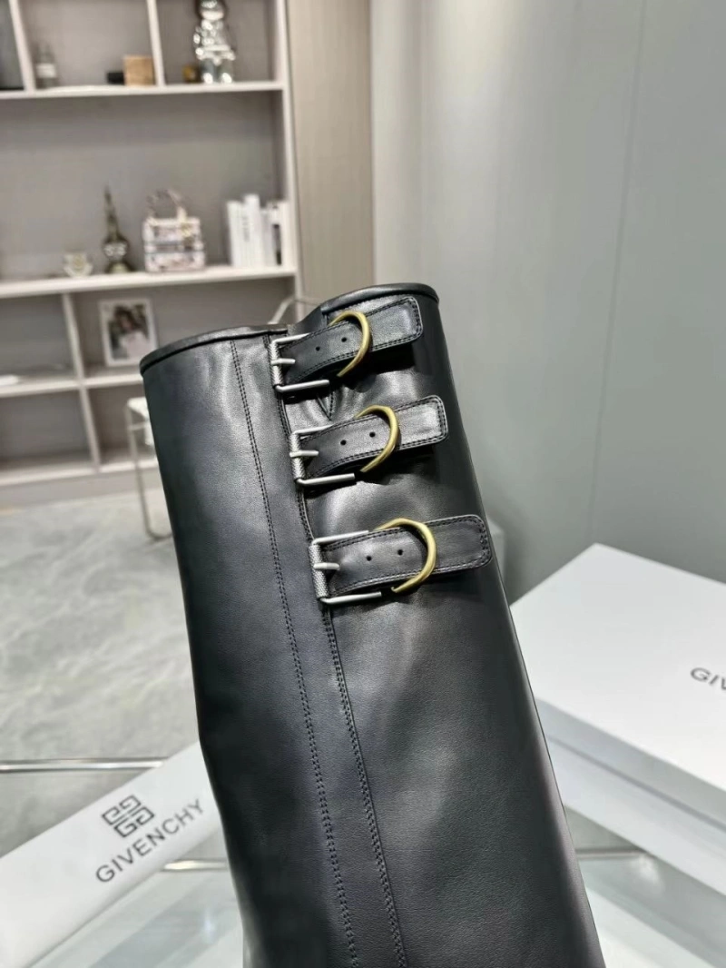 Versatile Gxvxnchy Boots 153867