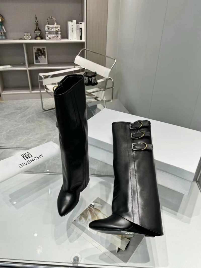 Versatile Gxvxnchy Boots 153867