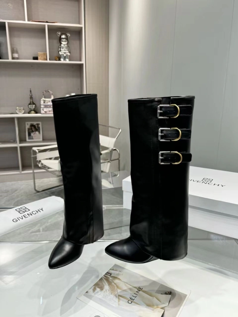 Versatile Gxvxnchy Boots 153867
