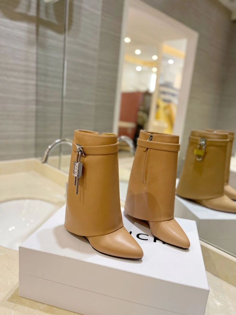 Elegant Gxvxnchy Boots 153878