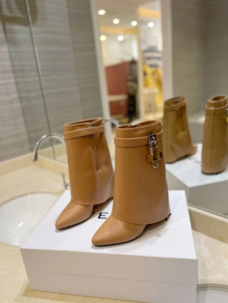 Elegant Gxvxnchy Boots 153878