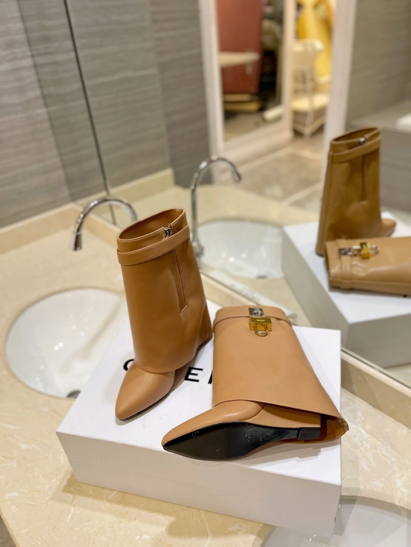 Elegant Gxvxnchy Boots 153878