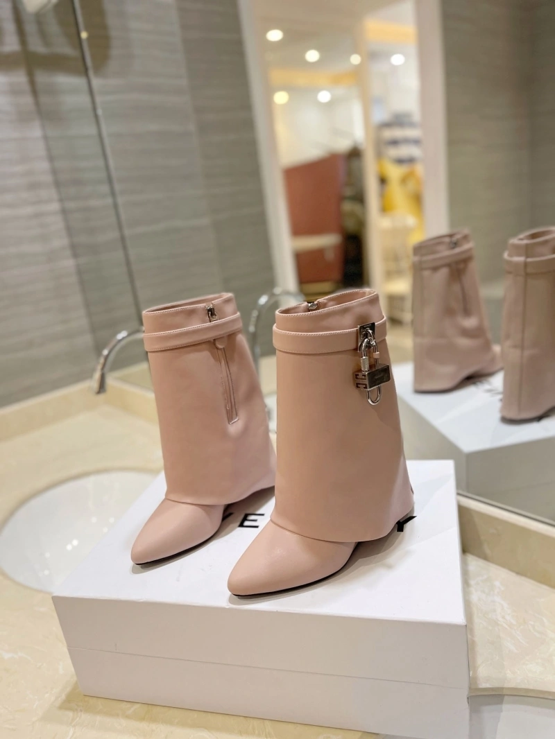 AllSeason Gxvxnchy Boots 153861