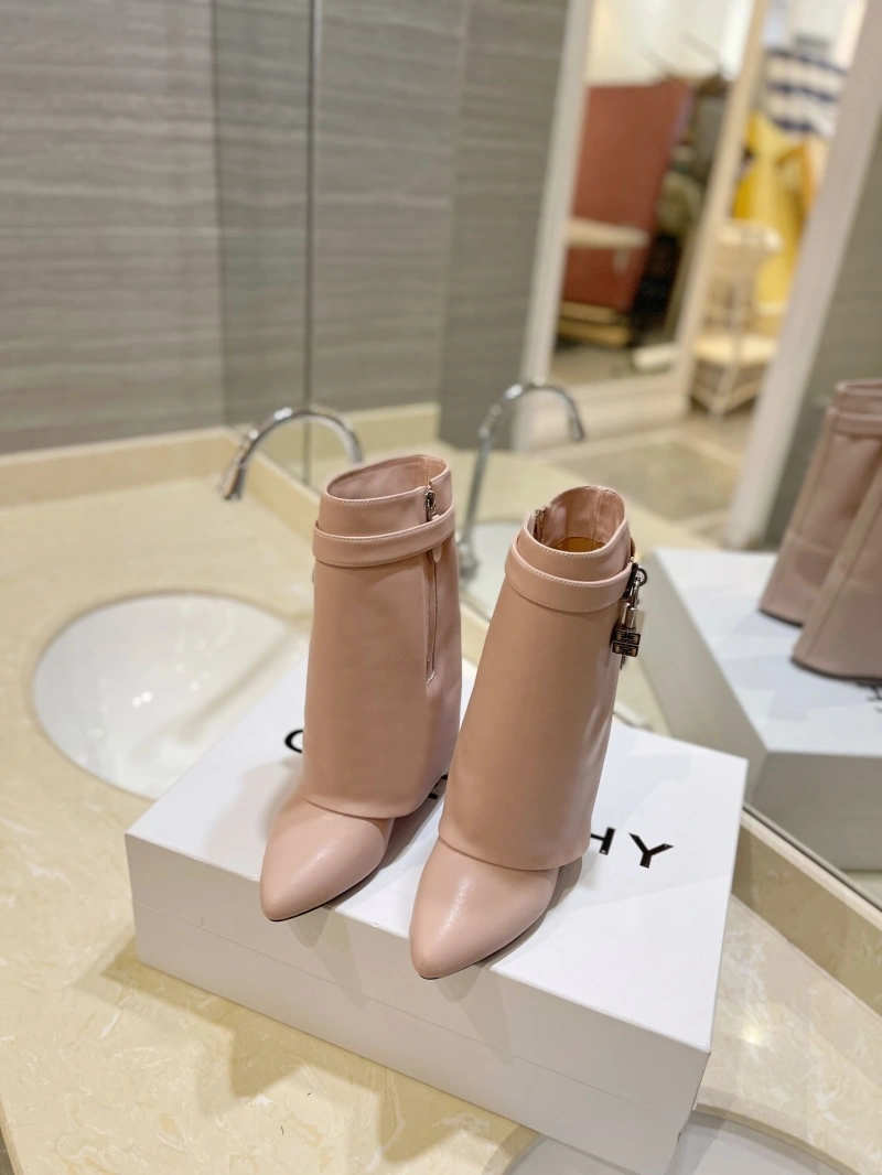 AllSeason Gxvxnchy Boots 153861