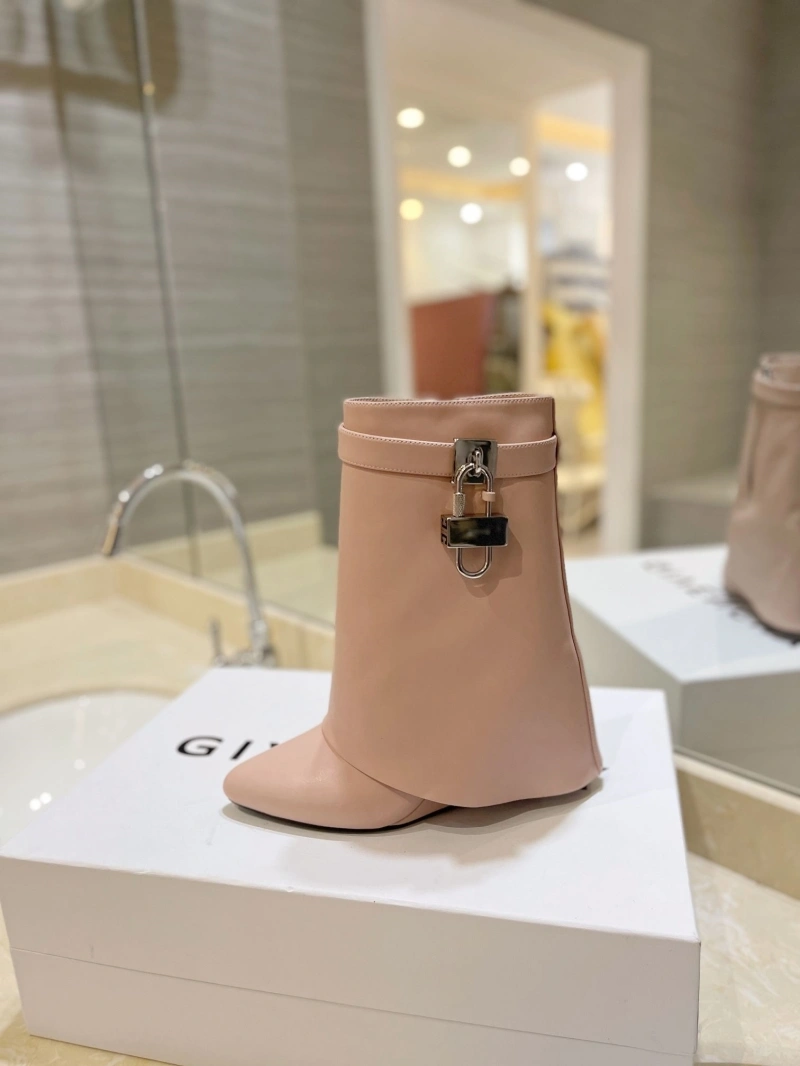 AllSeason Gxvxnchy Boots 153861