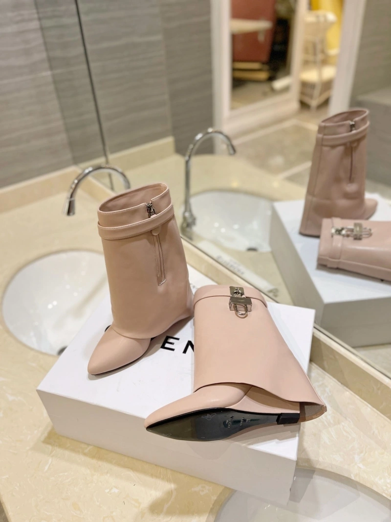 AllSeason Gxvxnchy Boots 153861