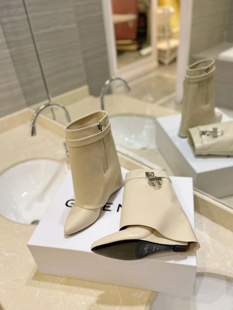 Gxvxnchy Boots Versatile 153856