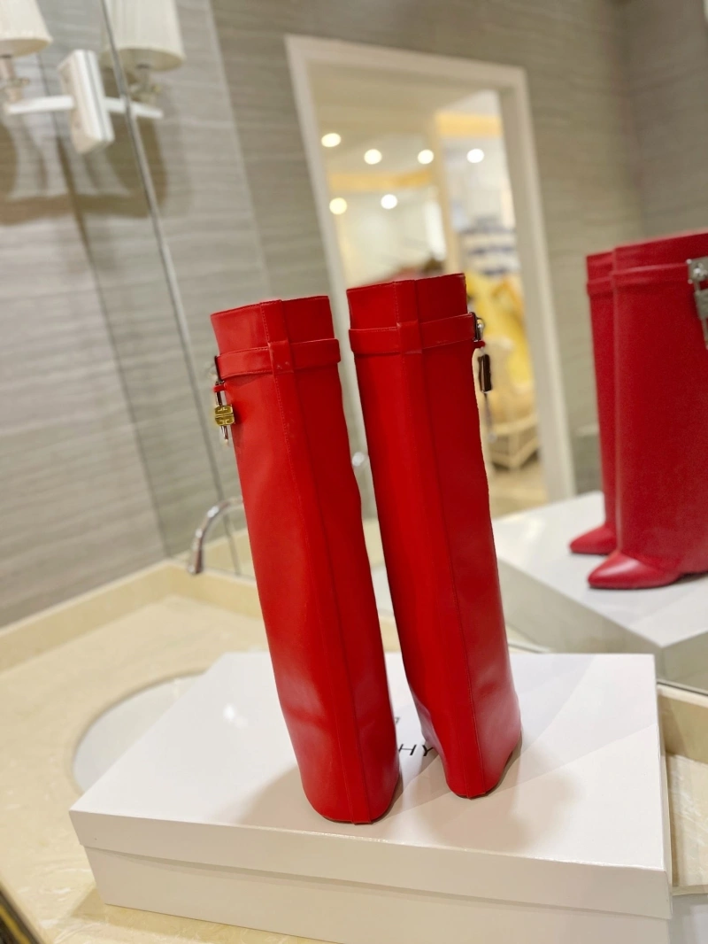 Flexible Gxvxnchy Boots 153851