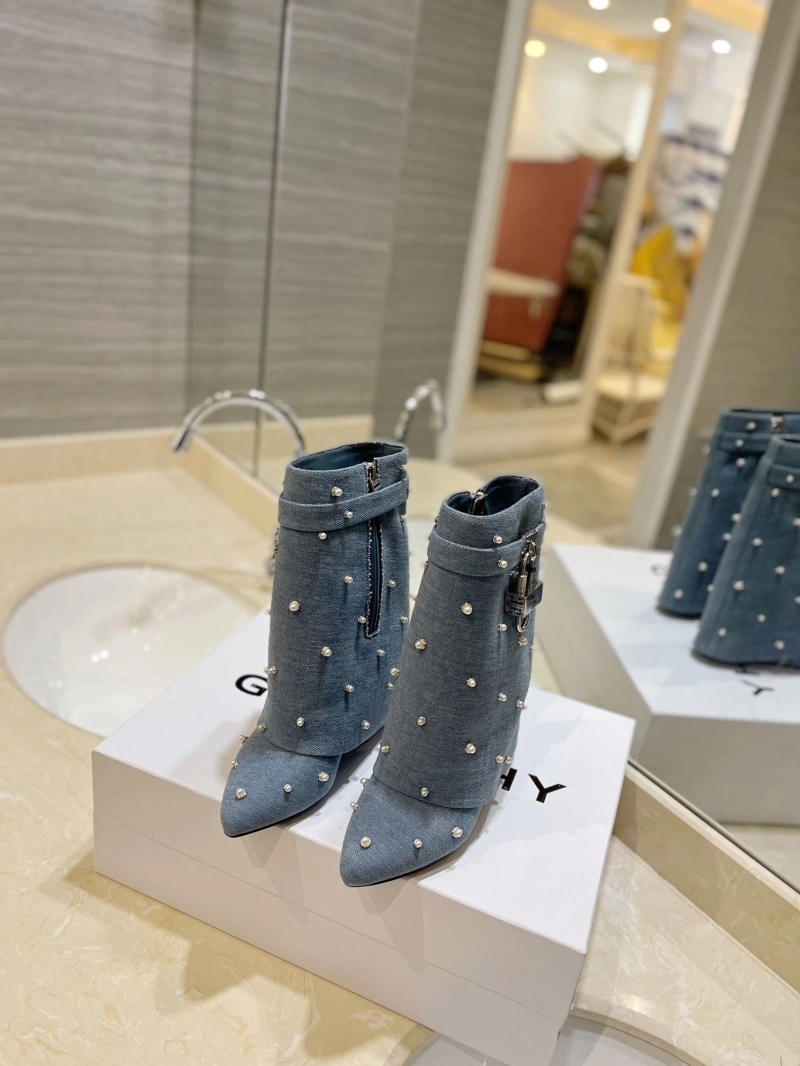 Gxvxnchy Boots Lightweight 153850