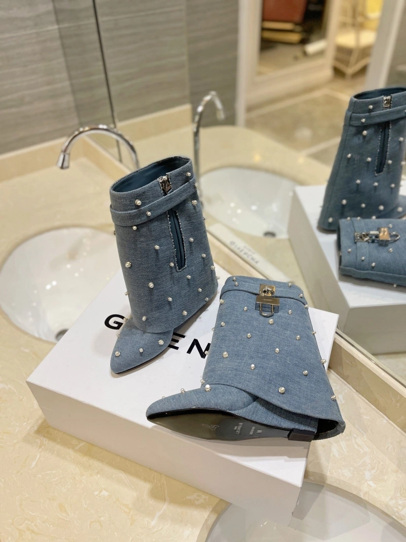 Gxvxnchy Boots Lightweight 153850