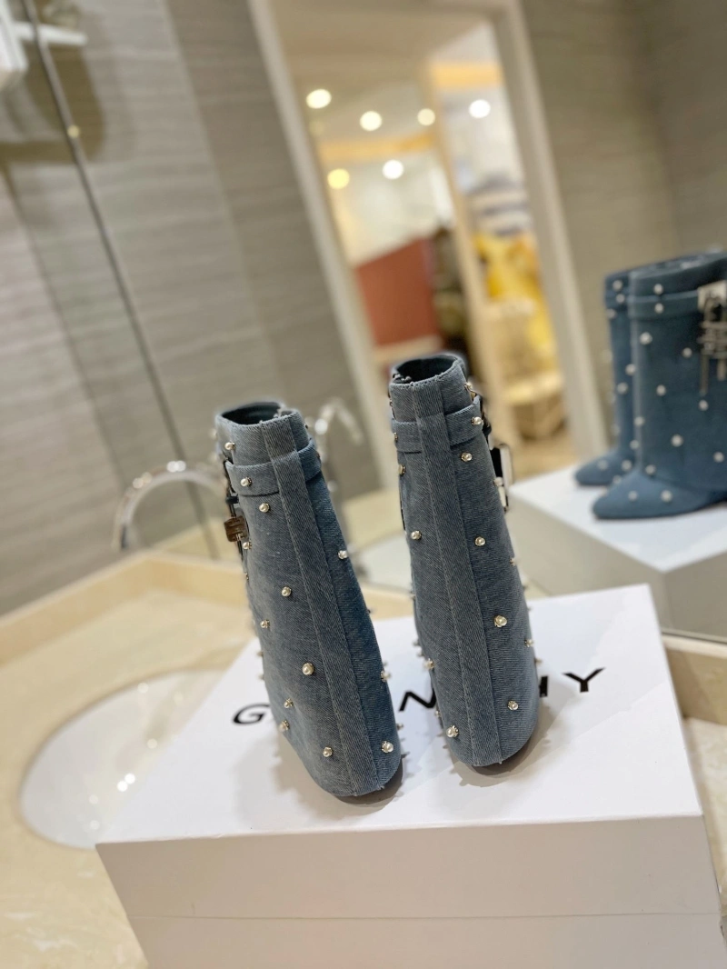 Gxvxnchy Boots Lightweight 153850