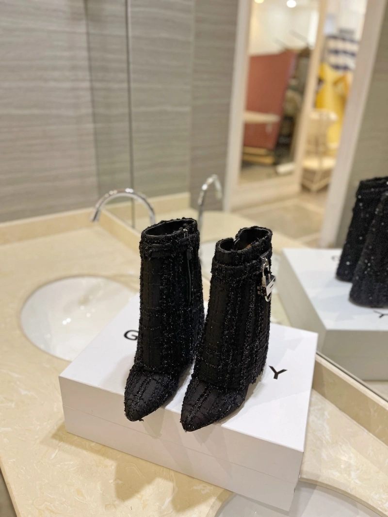 Gxvxnchy Boots Sleek 153847
