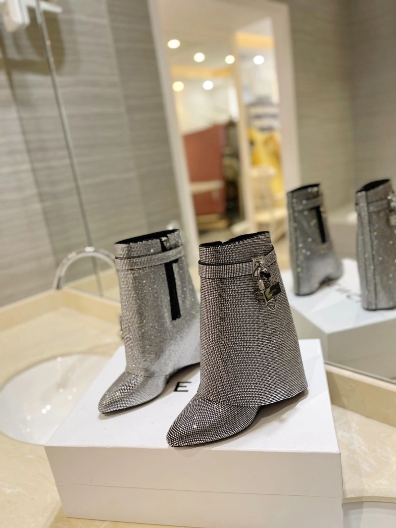 Lightweight Gxvxnchy Boots 153831