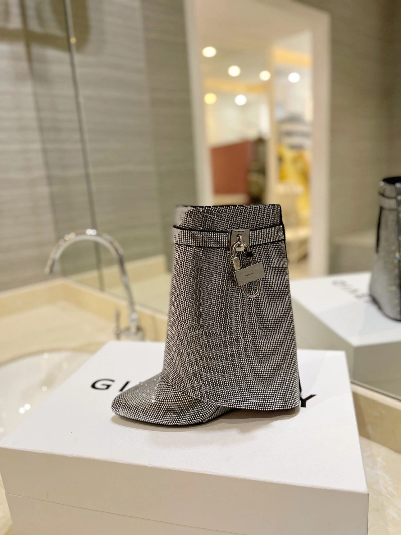Lightweight Gxvxnchy Boots 153831
