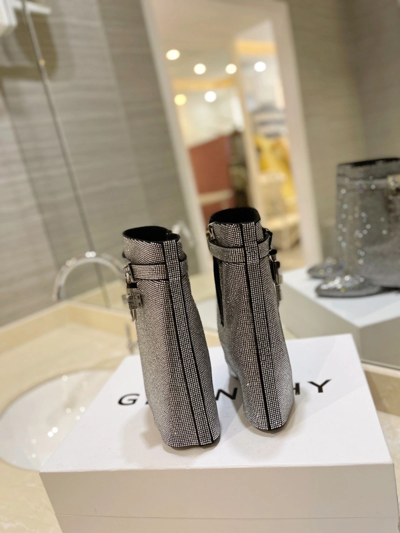 Lightweight Gxvxnchy Boots 153831