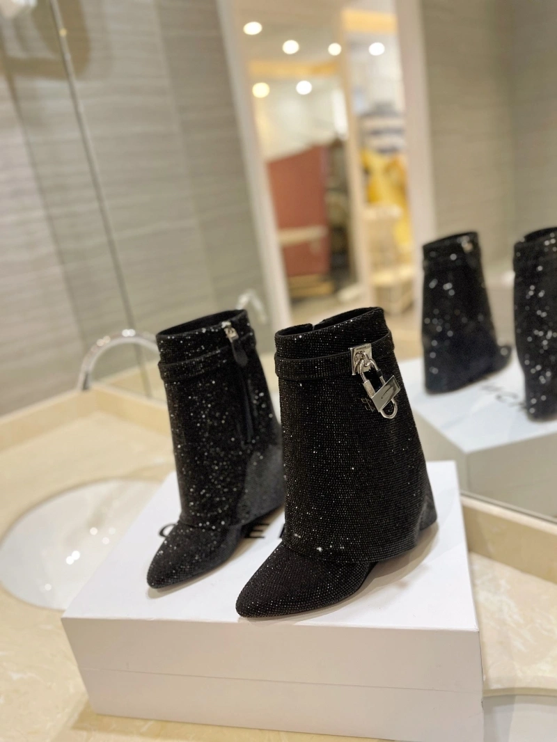 Refined Gxvxnchy Boots 153830