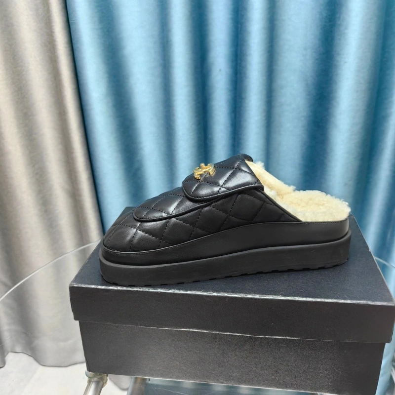 SportInspired Chxnxl Slippers 127865